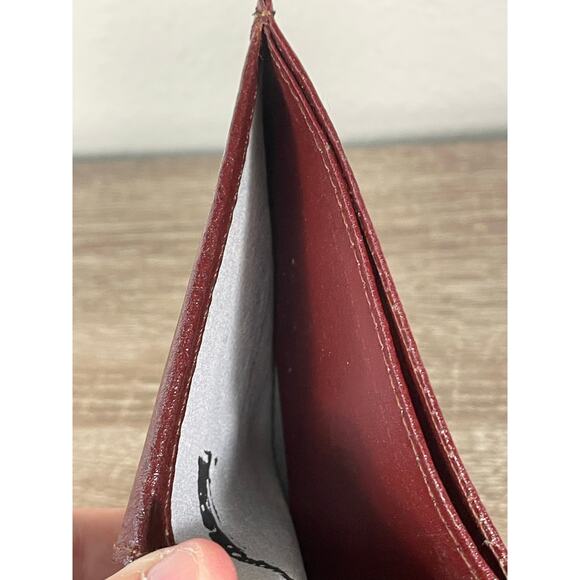 Men’s Red Leather Wallet with Lion Embossed Design Bi-Fold ID Holder - Picture 5 of 6